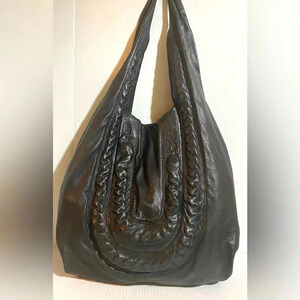 Cynthia Vincent black leather shoulder handbag